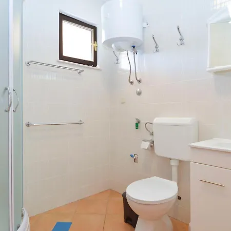 Viktor-2 By Interhome