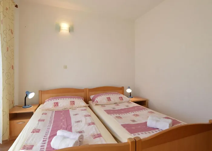 Viktor-2 By Interhome Apartamento